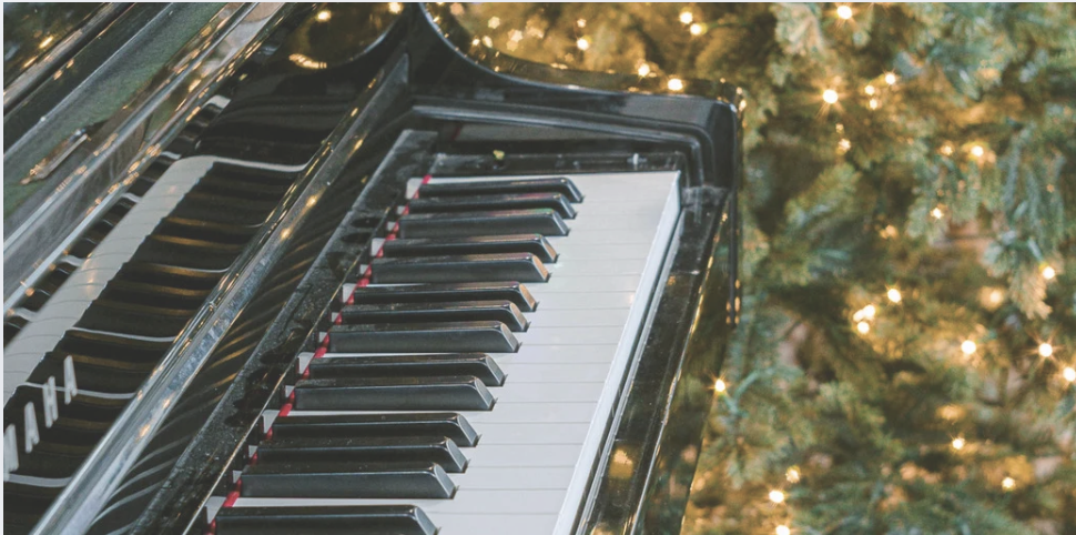 Enjoy Christmas organ and piano music